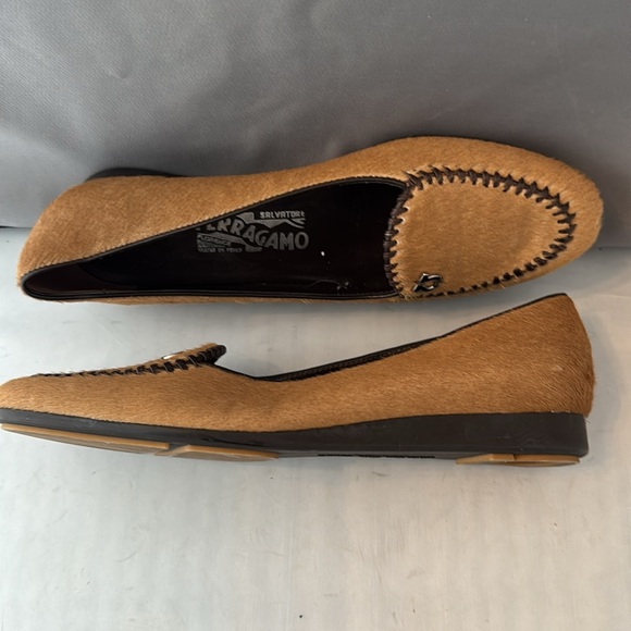 Ferragamo Salvatore women’s size 6 Elegant Tan Loafers - Picture 7 of 7